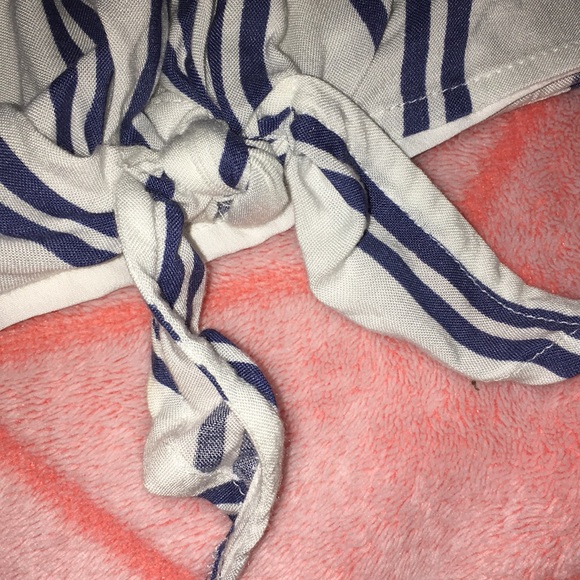 Abercrombie and Fitch off the shoulder top - Picture 4 of 5